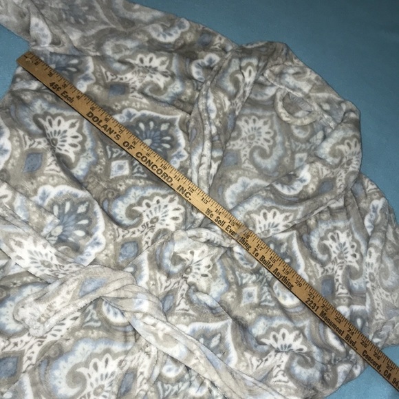THESIS paisley print short bath robe gray white blue super soft NEW size OS - Picture 8 of 9